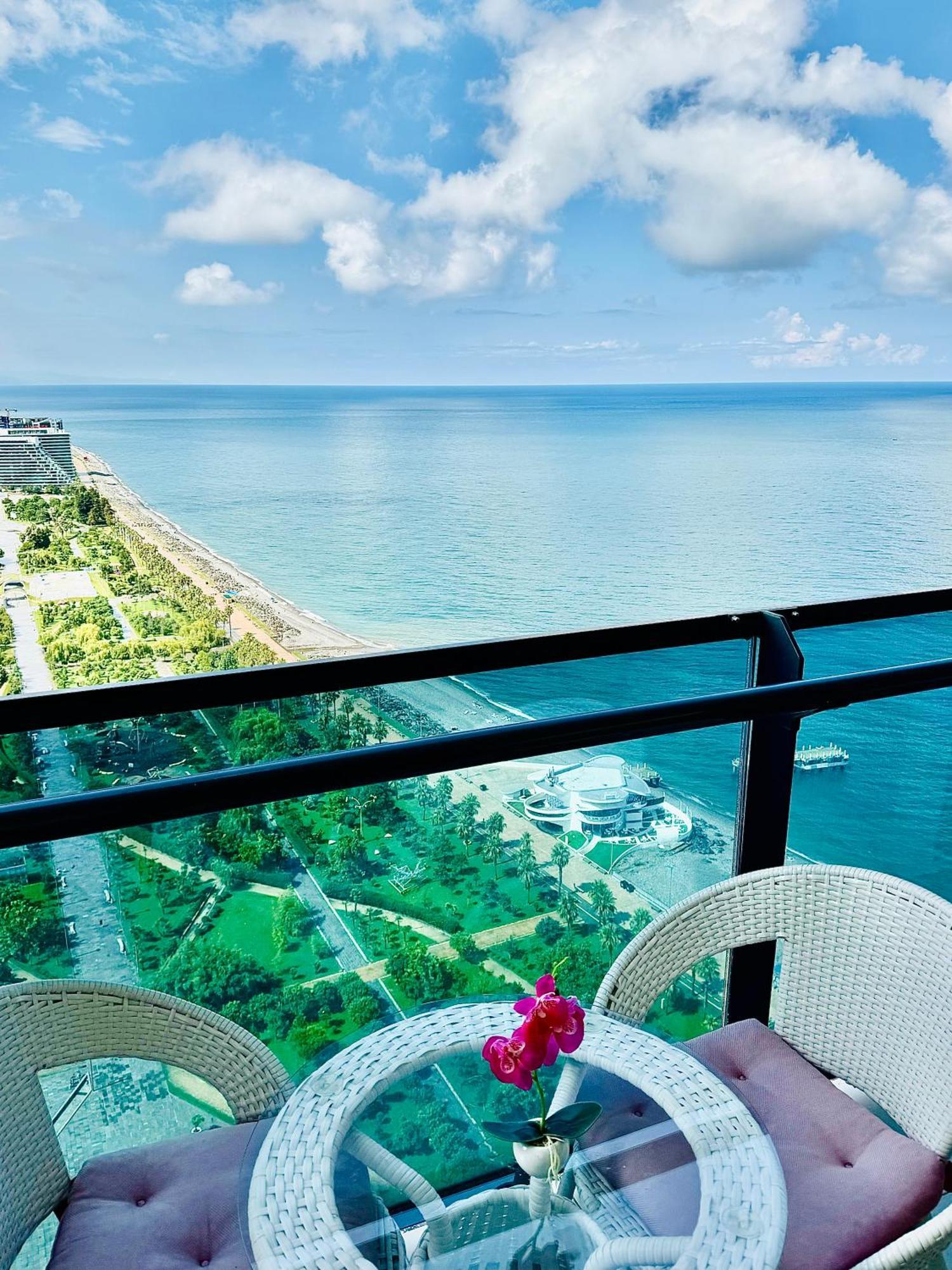 Sea View Apartments Orbi Beach Tower บาทูมิ ภายนอก รูปภาพ