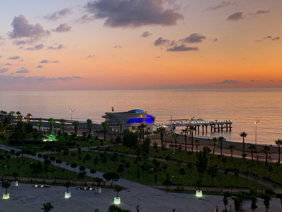 Sea View Apartments Orbi Beach Tower บาทูมิ ภายนอก รูปภาพ